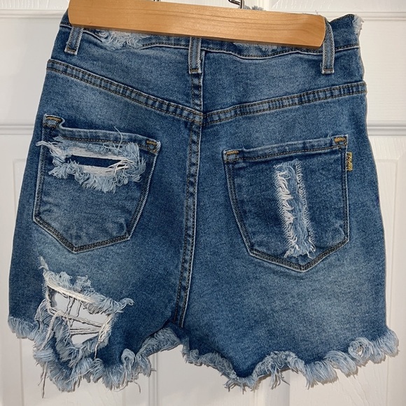VIBRANT High-rise Denim Distressed Shorts Sz.Sm 3-5 - Picture 2 of 7